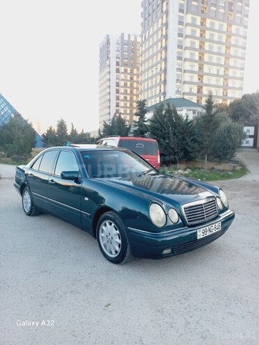 Mercedes E 240 1999, 318,486 km - 2.4 l - Bakı