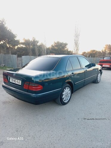 Mercedes E 240 1999, 318,486 km - 2.4 l - Bakı