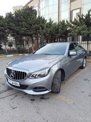 Mercedes E 220-1