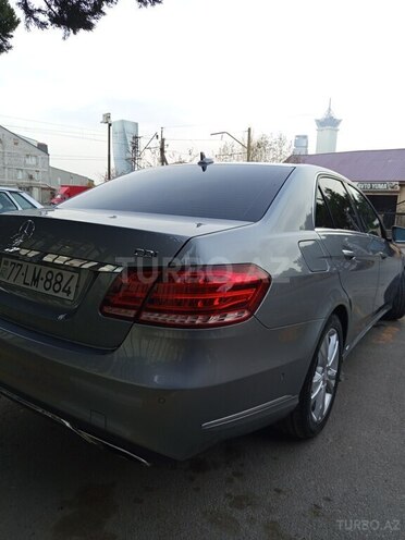 Mercedes E 220-12