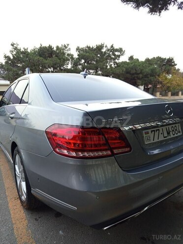 Mercedes E 220-13