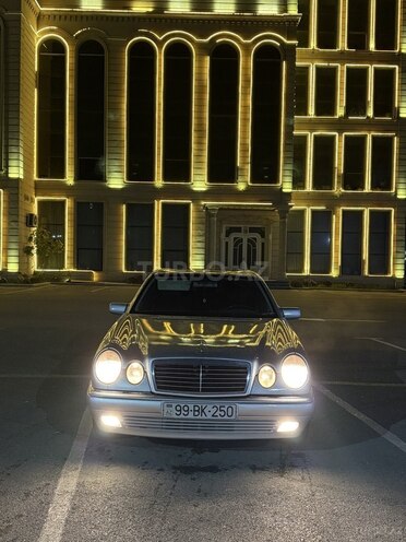 Mercedes E 240 1999, 524,000 km - 2.4 l - Bakı