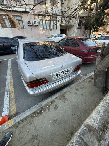 Mercedes E 240 1999, 524,000 km - 2.4 l - Bakı