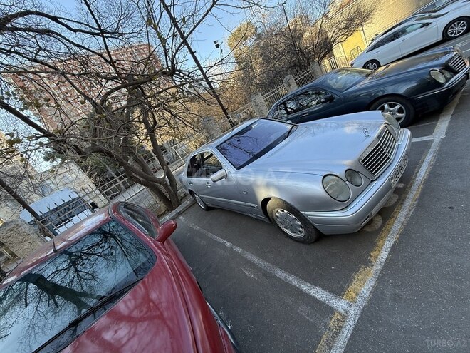 Mercedes E 240 1999, 524,000 km - 2.4 l - Bakı