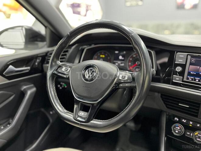 Volkswagen Jetta-21