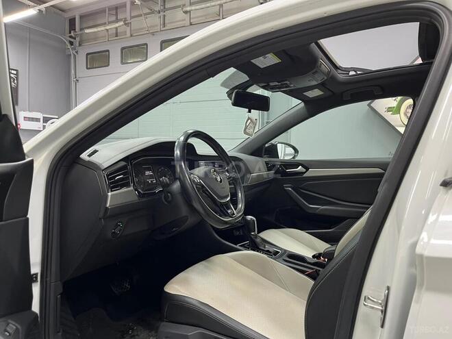 Volkswagen Jetta-27
