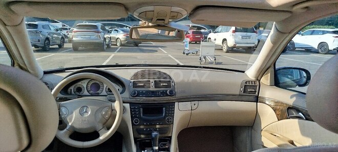 Mercedes E 220-12