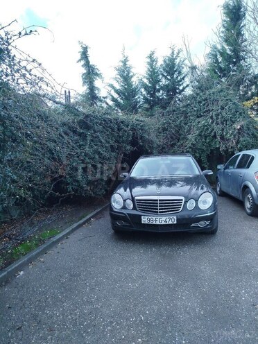 Mercedes E 220-17