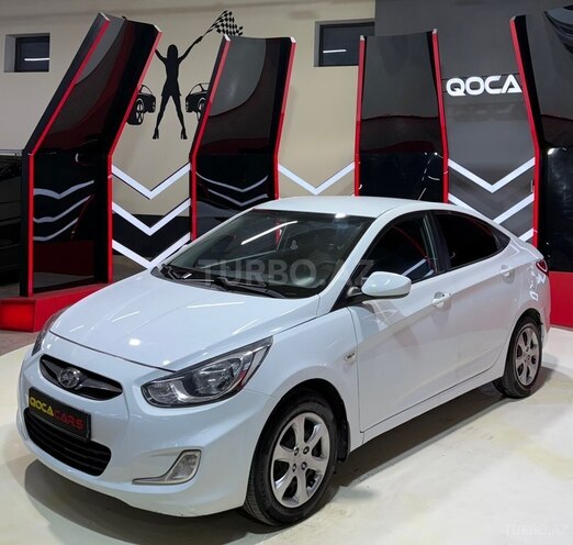 Hyundai Accent-2