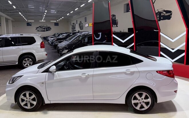 Hyundai Accent-5