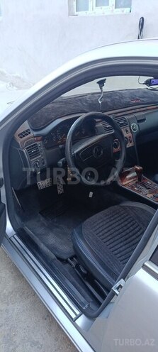 Mercedes E 240 1999, 313,583 km - 2.4 l - Bakı