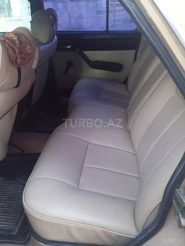 GAZ 24 "Volga"-8