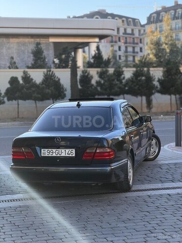 Mercedes E 240 2000, 209,000 km - 2.6 л - Bakı