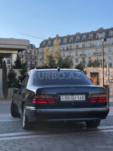 Mercedes E 240 2000, 209,000 km - 2.6 л - Bakı