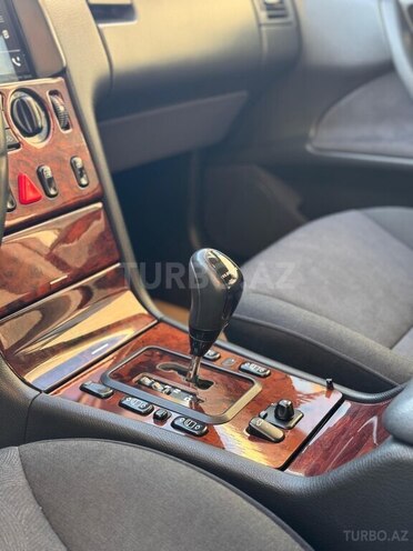 Mercedes E 240 2000, 209,000 km - 2.6 л - Bakı