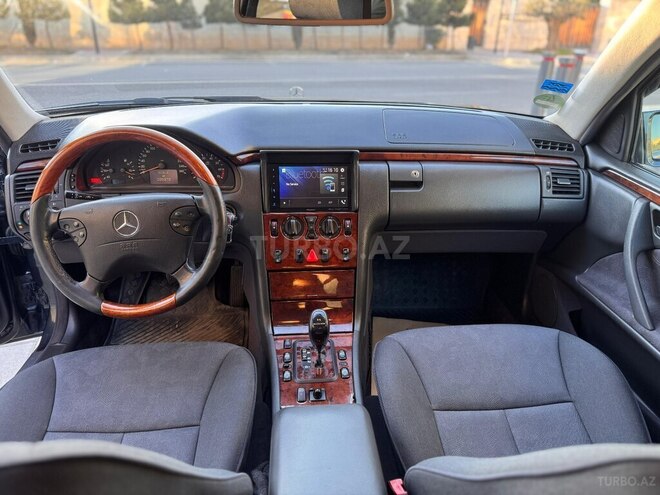 Mercedes E 240 2000, 209,000 km - 2.6 л - Bakı