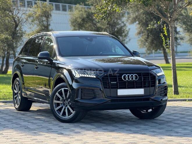 Audi Q7-1