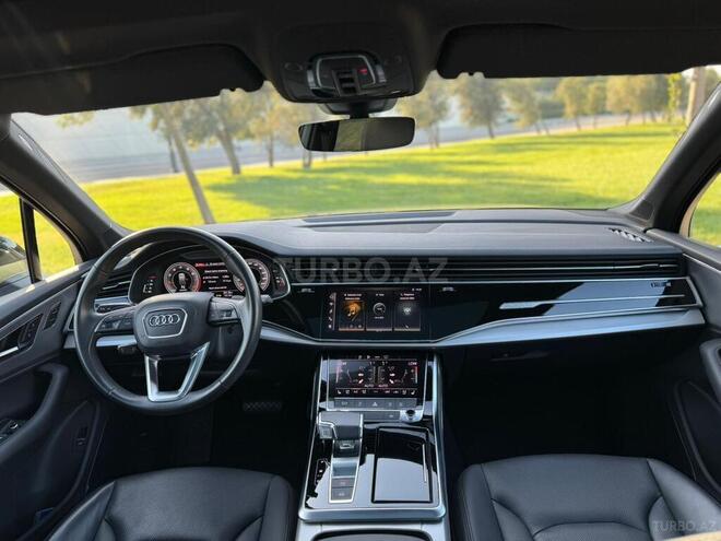 Audi Q7-10