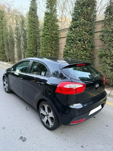Kia Rio-5