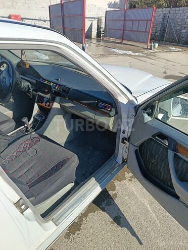 Mercedes 200 E 1992, 358,000 km - 2.0 л - Bakı
