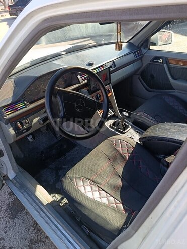 Mercedes 200 E 1992, 358,000 km - 2.0 л - Bakı