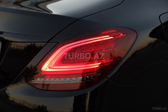 Mercedes C 300-21