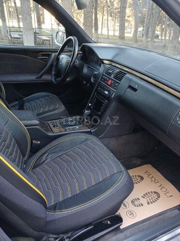 Mercedes E 220 1998, 406,000 km - 2.2 l - Bakı