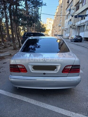 Mercedes E 220 1998, 406,000 km - 2.2 l - Bakı