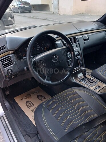Mercedes E 220 1998, 406,000 km - 2.2 l - Bakı