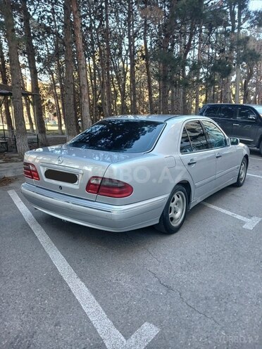 Mercedes E 220 1998, 406,000 km - 2.2 l - Bakı