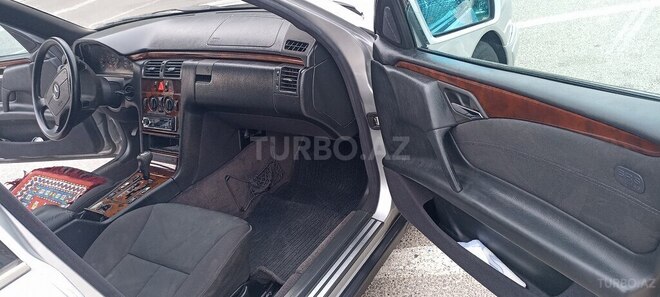 Mercedes E 240 1998, 352,323 km - 2.4 l - Xırdalan