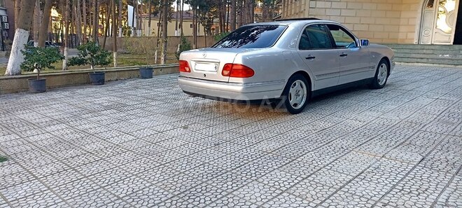 Mercedes E 240 1998, 352,323 km - 2.4 l - Xırdalan