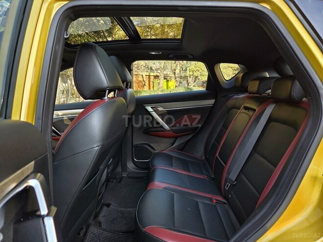 Geely Coolray-12
