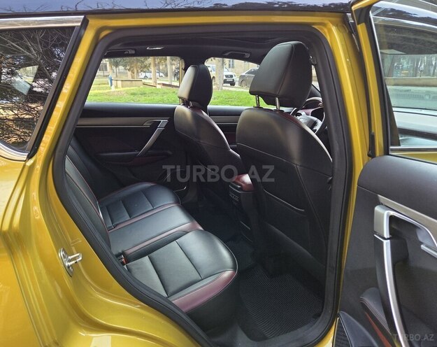 Geely Coolray-13