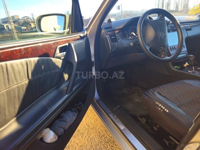 Mercedes E 240 1999, 441,154 km - 2.4 l - Bakı