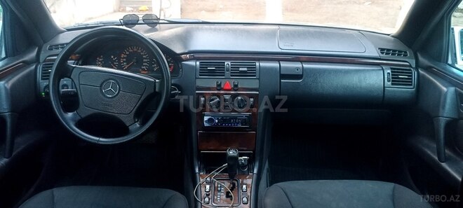 Mercedes E 240 1998, 352,323 km - 2.4 l - Xırdalan