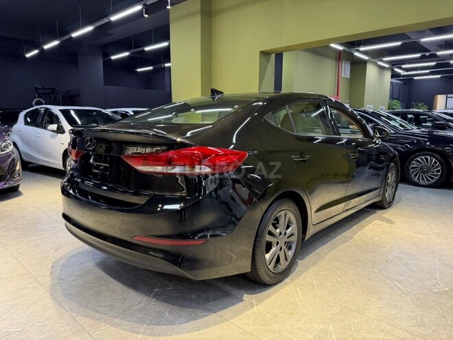 Hyundai Elantra-8