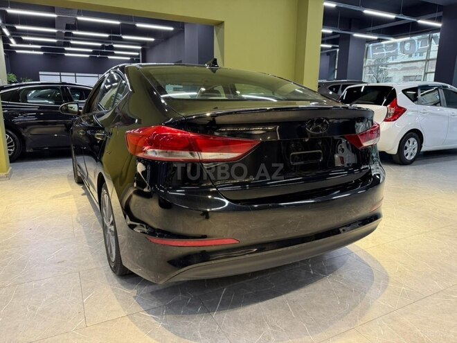 Hyundai Elantra-7