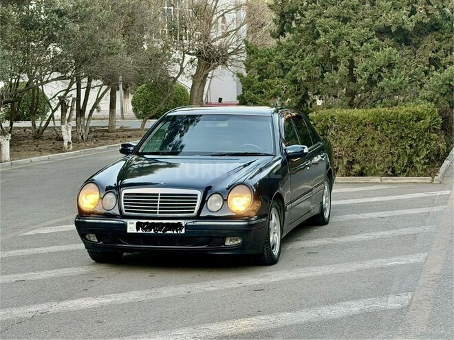 Mercedes E 220 1998, 258,000 km - 2.2 l - Bakı