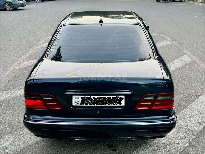Mercedes E 220 1998, 258,000 km - 2.2 l - Bakı