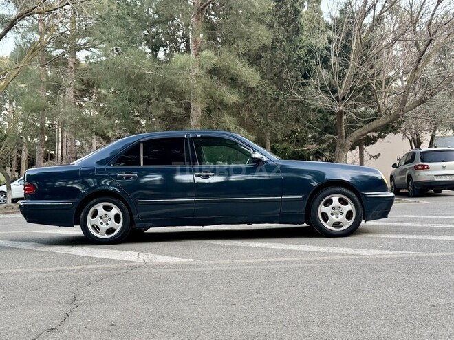 Mercedes E 220 1998, 258,000 km - 2.2 l - Bakı