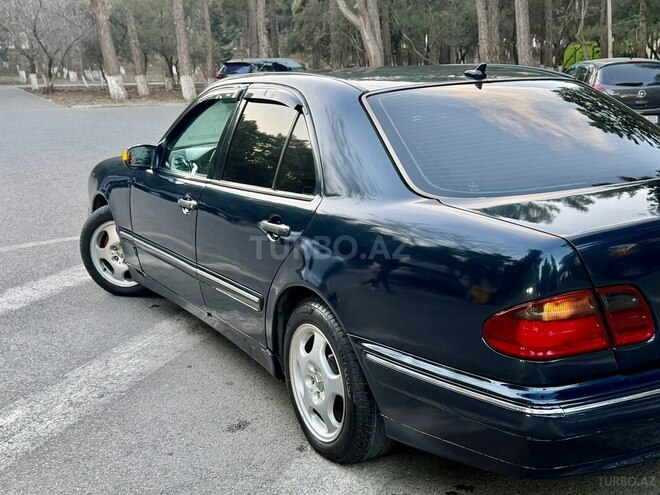 Mercedes E 220 1998, 258,000 km - 2.2 l - Bakı