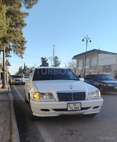 Mercedes C 220 1994, 404,700 km - 2.2 л - Biləsuvar