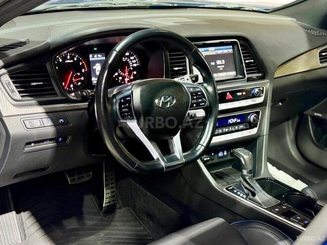 Hyundai Sonata-6