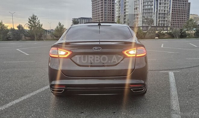 Ford Fusion (North America) 2015, 239,792 km - 2.0 l - Sumqayıt