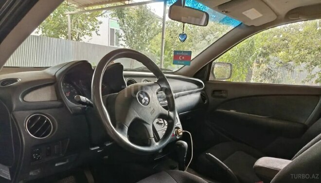Mitsubishi Outlander 2004, 280,000 km - 2.4 l - Salyan