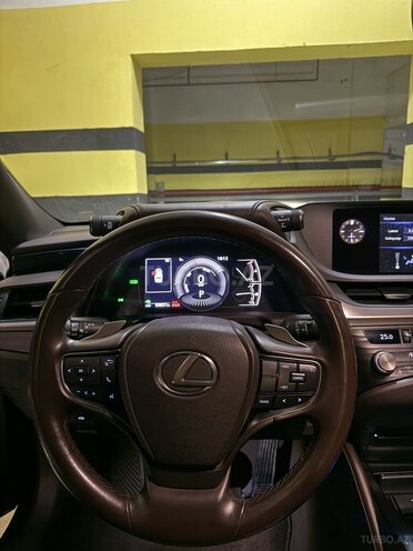 Lexus ES 300h 2021, 84,000 km - 2.5 л - Bakı