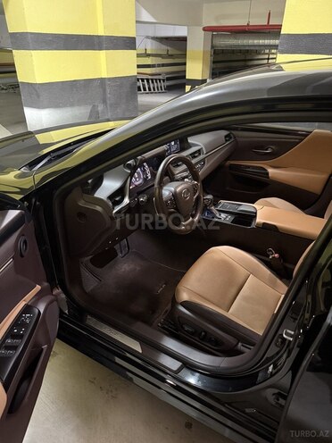 Lexus ES 300h 2021, 84,000 km - 2.5 л - Bakı