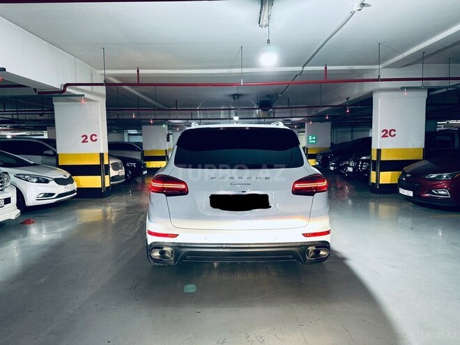 Porsche Cayenne S-2
