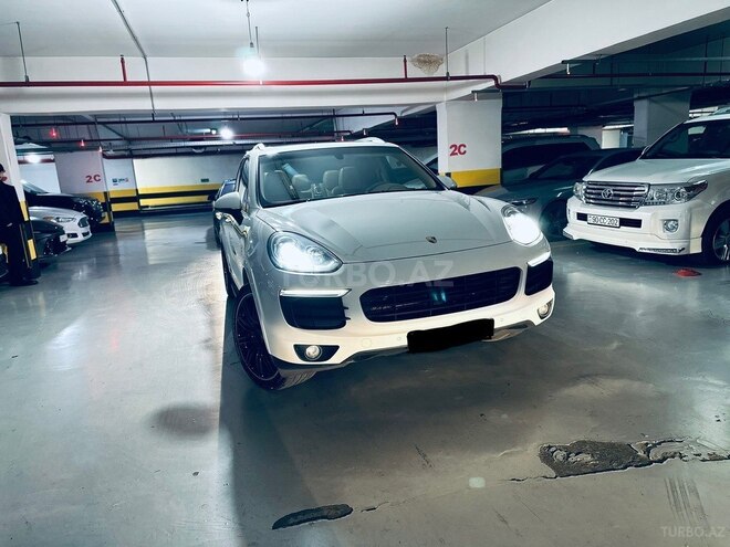 Porsche Cayenne S-4